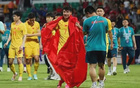 国足0-0战平泰国队，6大前锋合力狂轰24脚射门，韦世豪险些染红被裁判警告，张玉宁一脚击中立柱错失破门良机